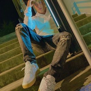 Meet your Posher, Josiah